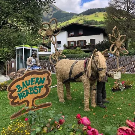 Martina 1 ラウリス